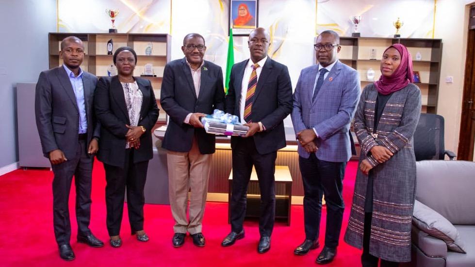 Mhe. Jumaa Aweso alikutana na Menejimenti ya National Water Fund na kusisitiza matumizi ya mifumo ya kidigitali kuongeza ufanisi wa huduma. tarehe 11 mei,2026